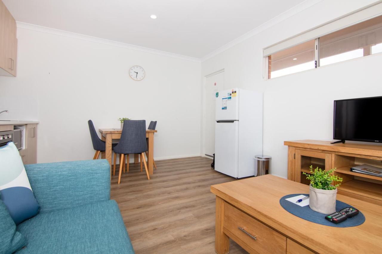 Jurien Bay Motel Apartments Extérieur photo