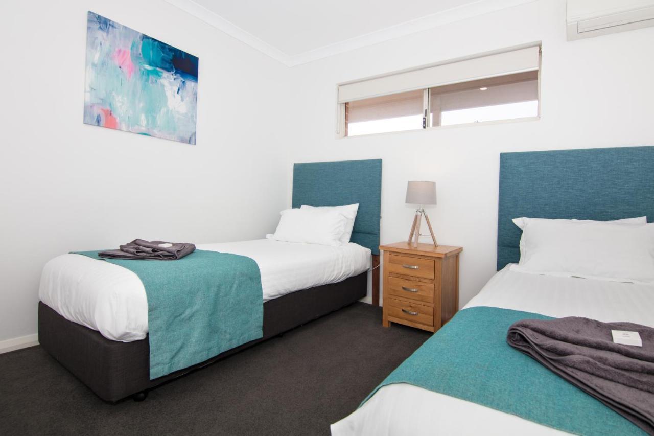 Jurien Bay Motel Apartments Extérieur photo