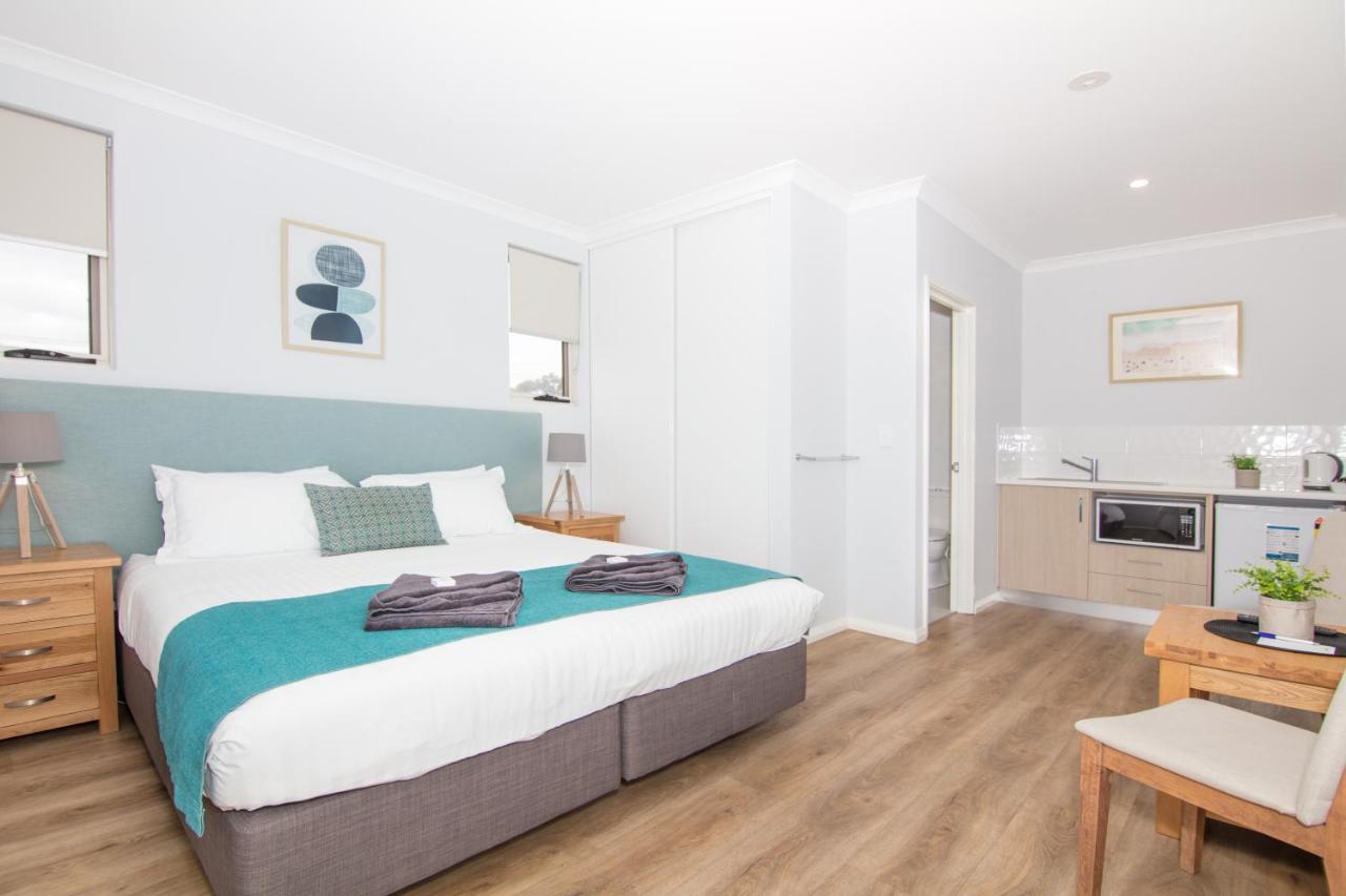 Jurien Bay Motel Apartments Extérieur photo