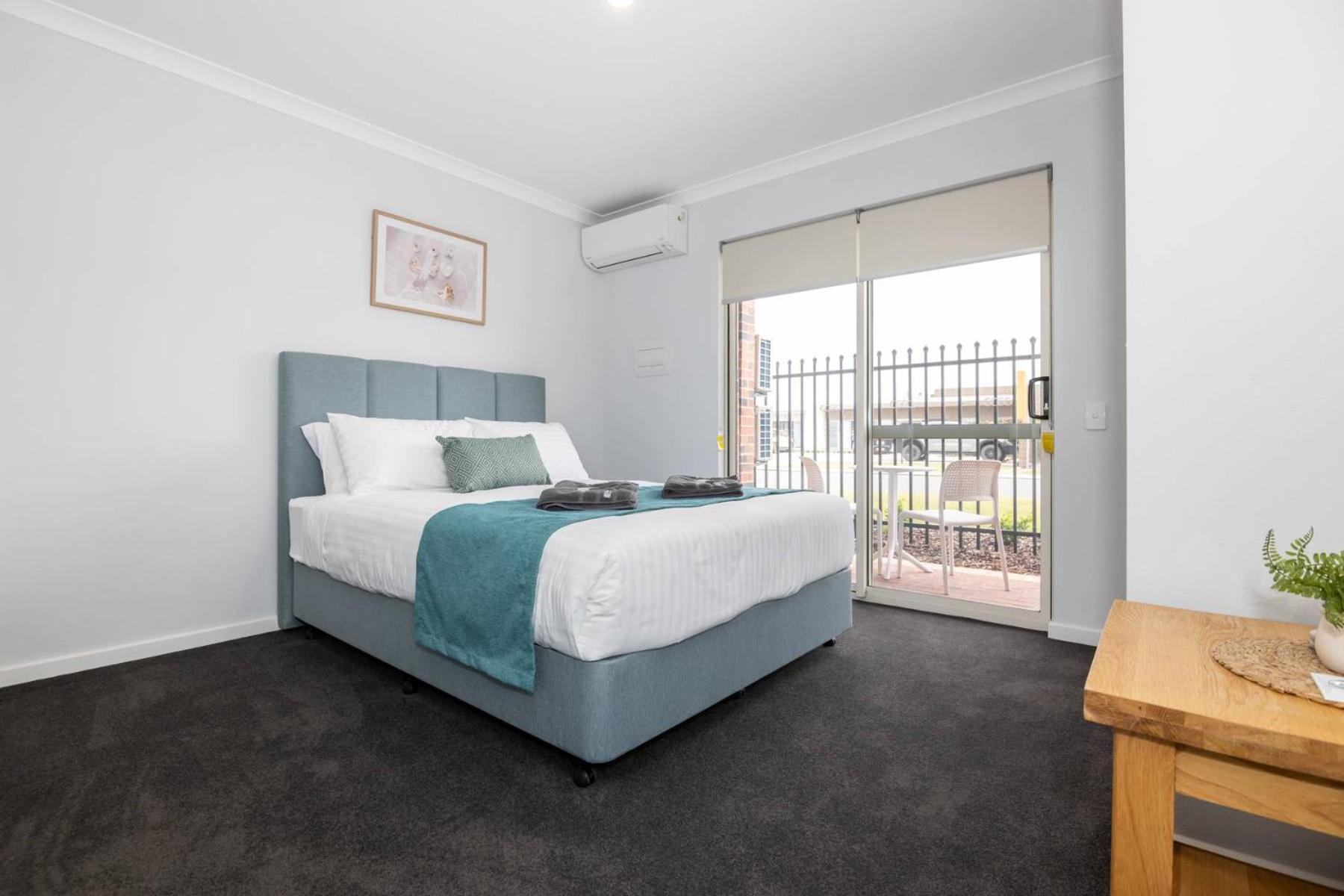 Jurien Bay Motel Apartments Extérieur photo
