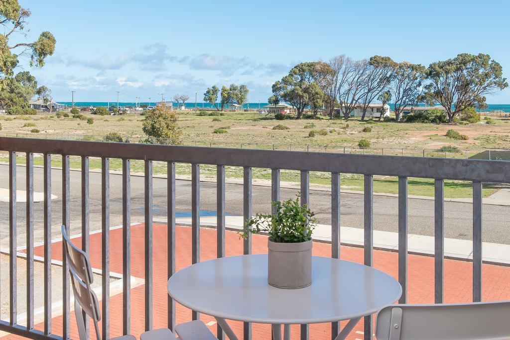 Jurien Bay Motel Apartments Extérieur photo